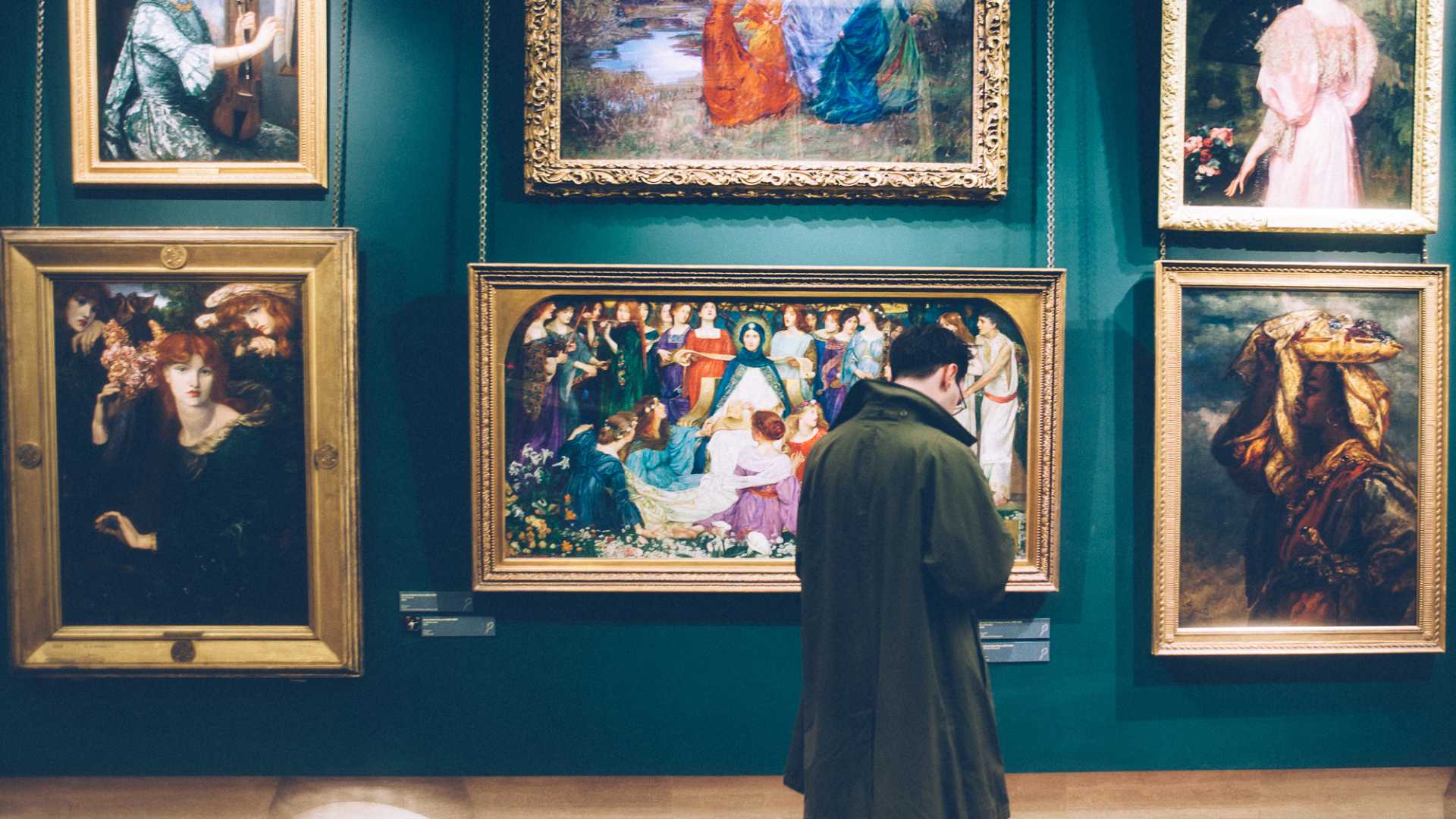 tableau dans un musée