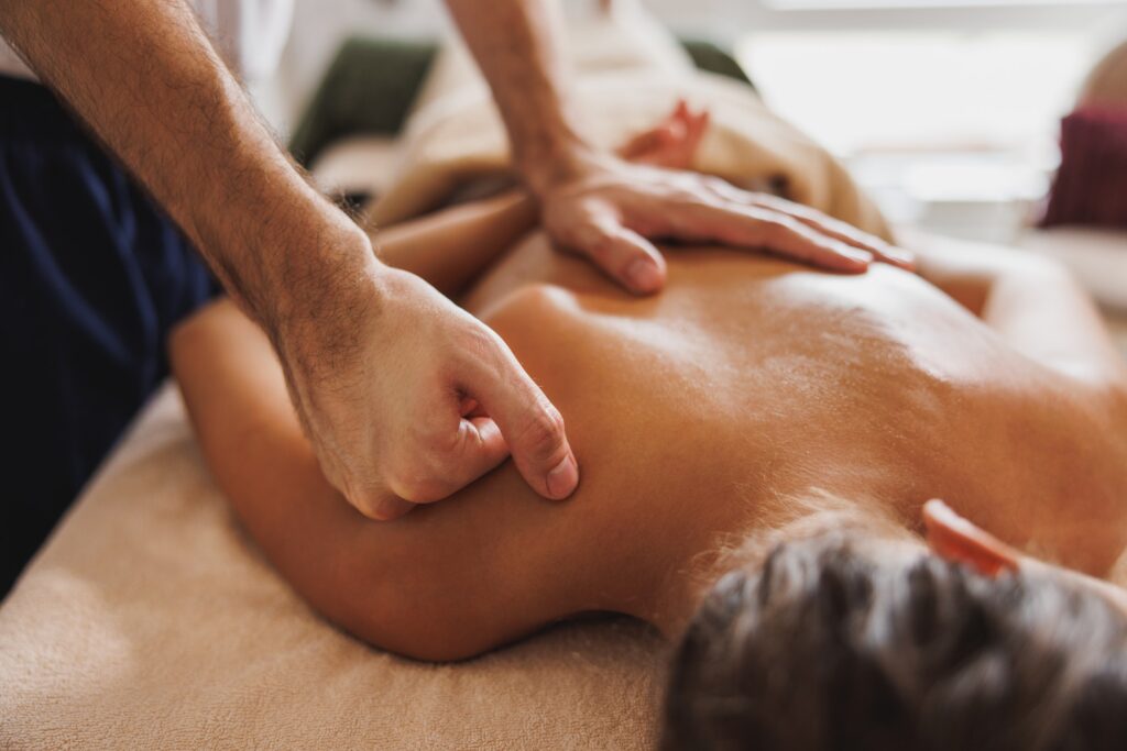Massage californien : pour apaiser son corps et son esprit