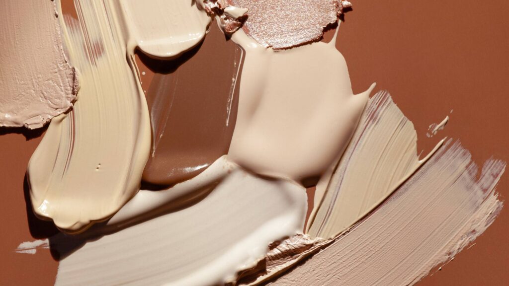 Les astuces maquillage pour augmenter la tenue de vos produits